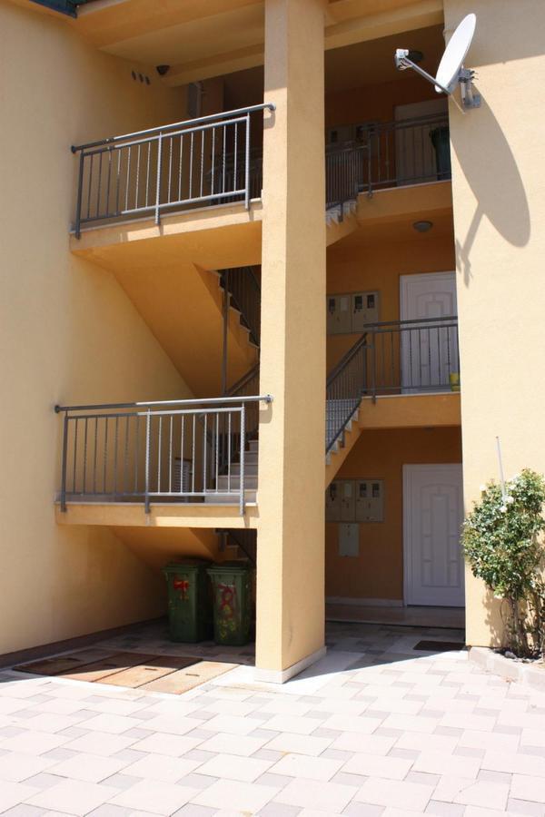 Apartments Jtv Simuni Kolan Eksteriør billede